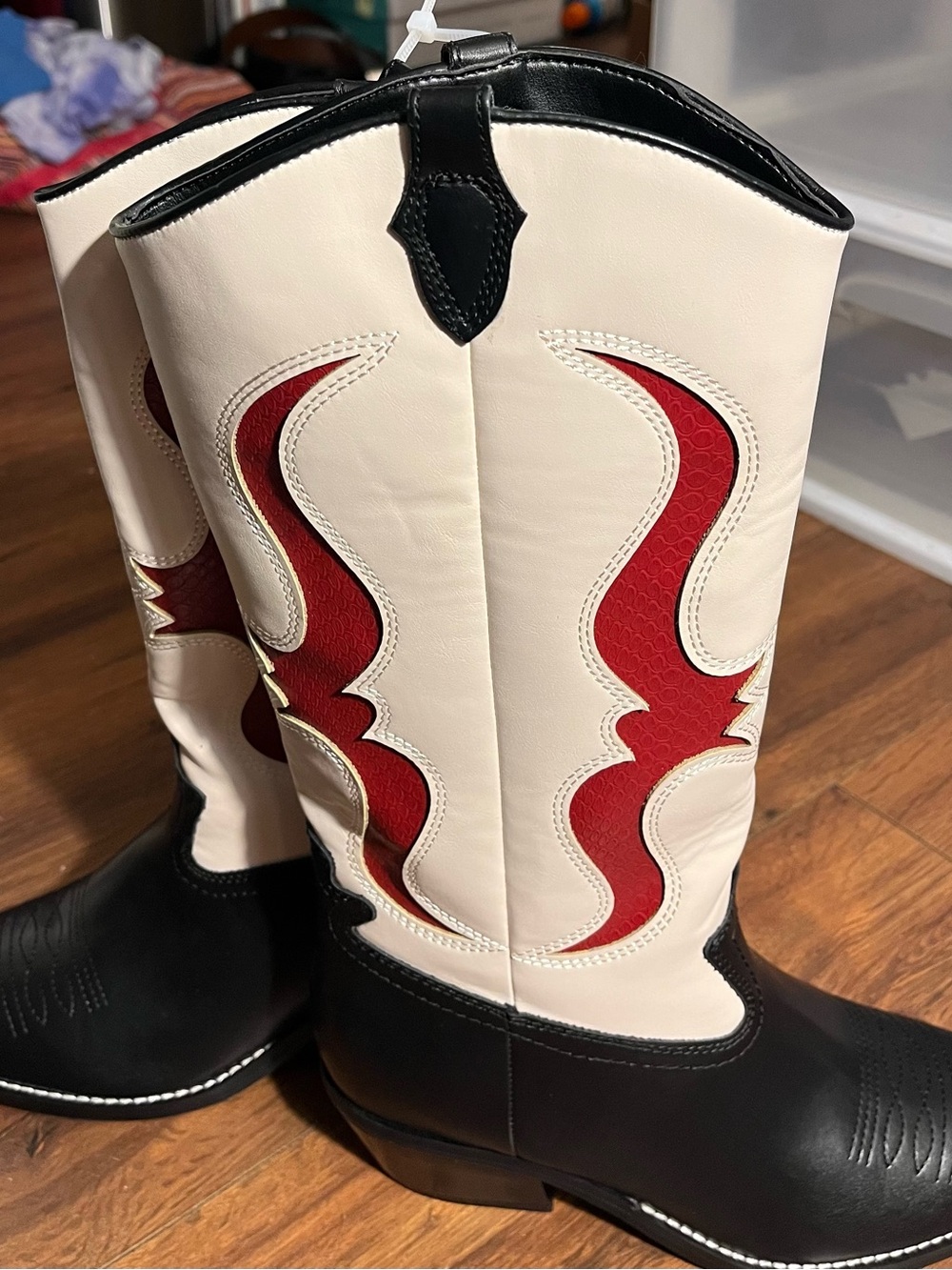 Nine West Black, 8 M Cream & Red Western Flame Cowboy Boots NWOT